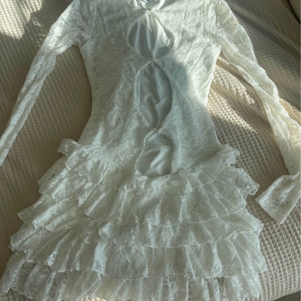 Elegant White Lace Dress